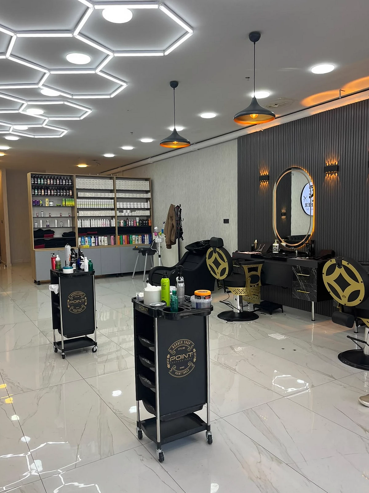 Profesyonel bakım ürünleri ve saç yıkama koltuğu
